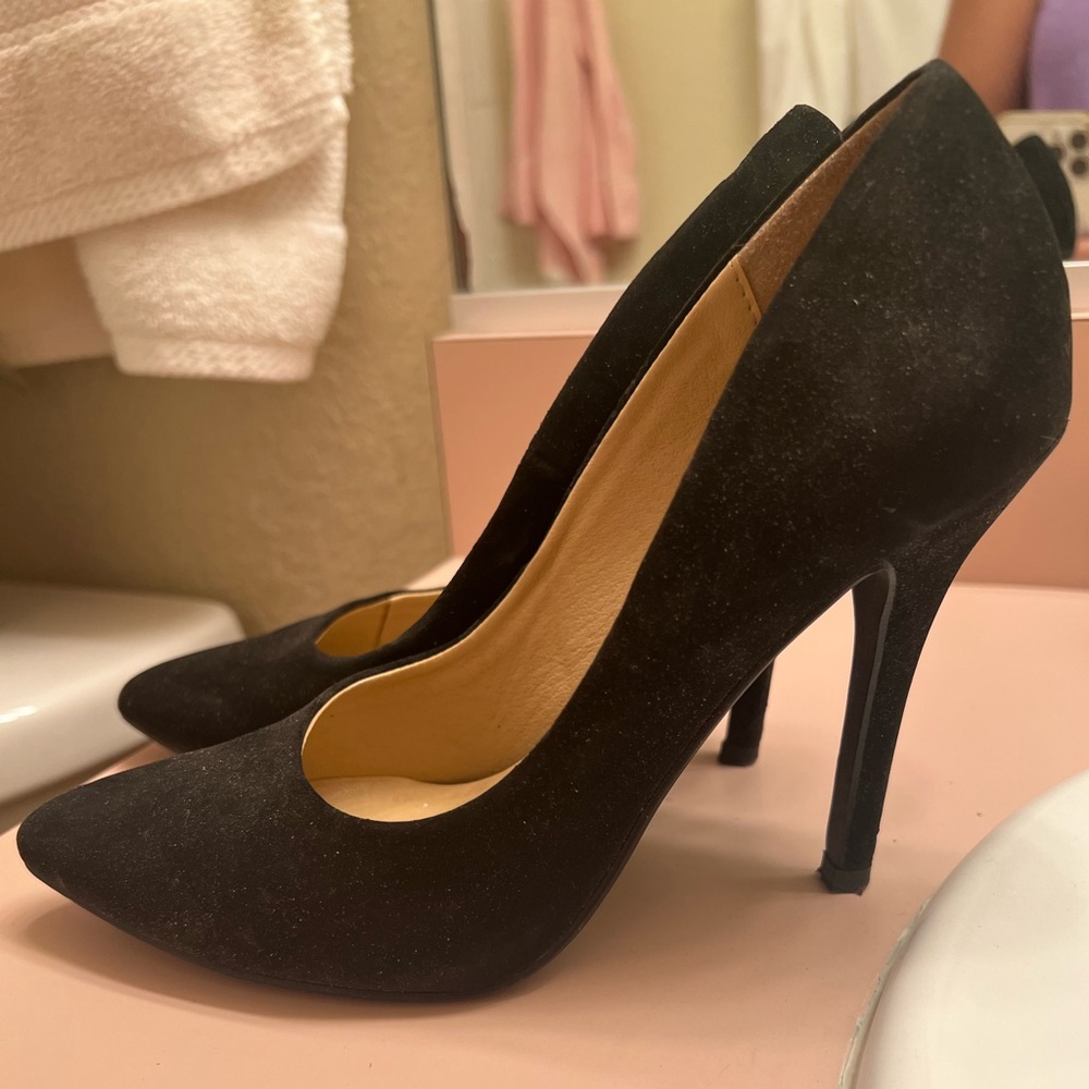 Women’s black suede pumps size 7
